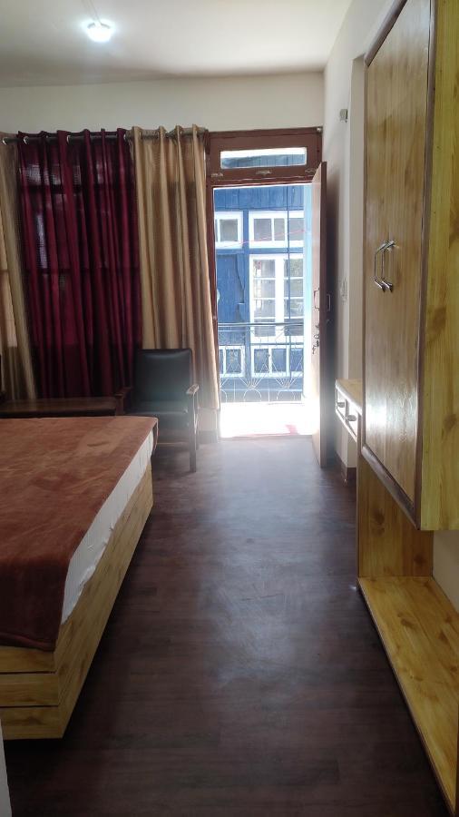The Prasher Lodge Mall Road Manali Manāli Exterior foto