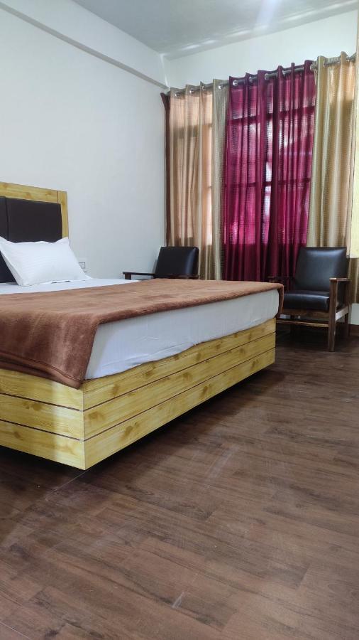 The Prasher Lodge Mall Road Manali Manāli Exterior foto