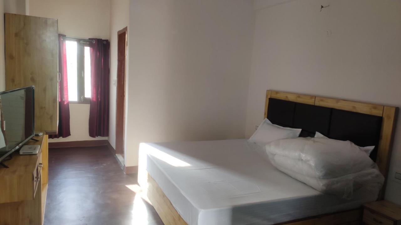 The Prasher Lodge Mall Road Manali Manāli Exterior foto