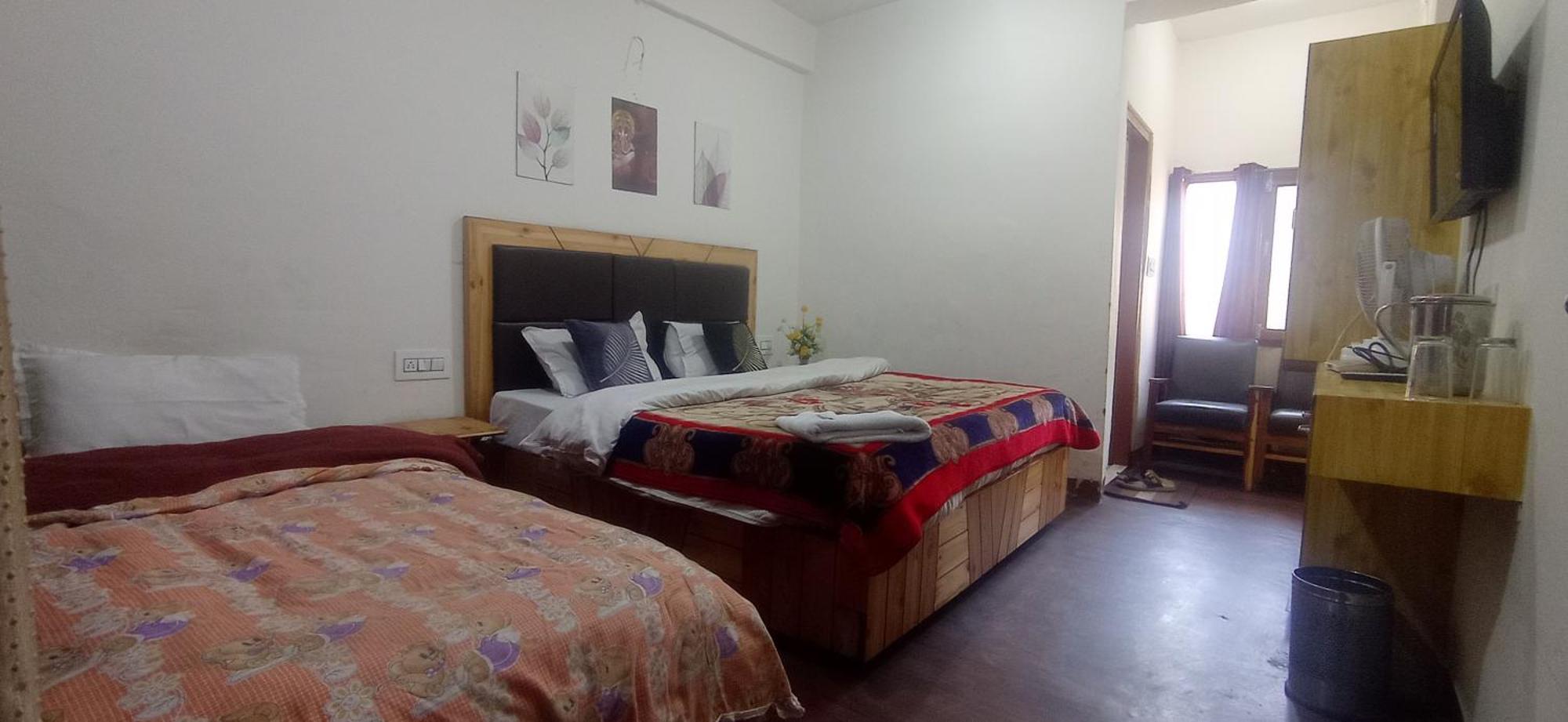 The Prasher Lodge Mall Road Manali Manāli Exterior foto