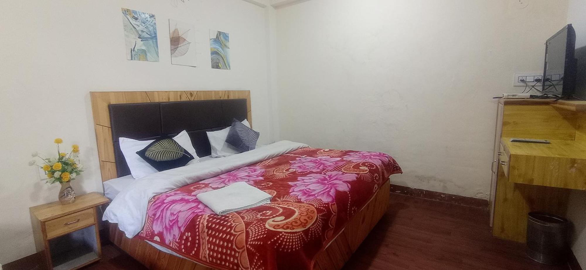 The Prasher Lodge Mall Road Manali Manāli Exterior foto