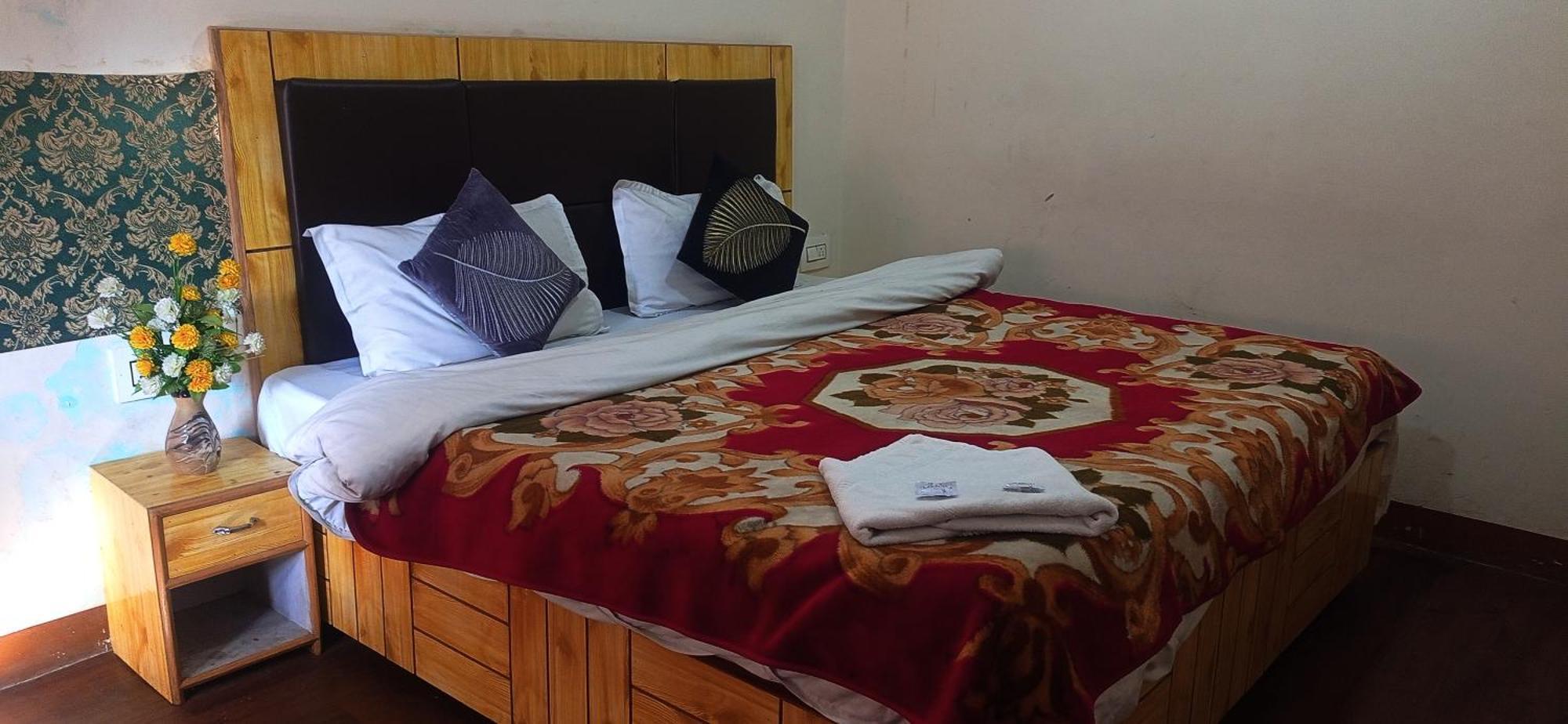 The Prasher Lodge Mall Road Manali Manāli Exterior foto