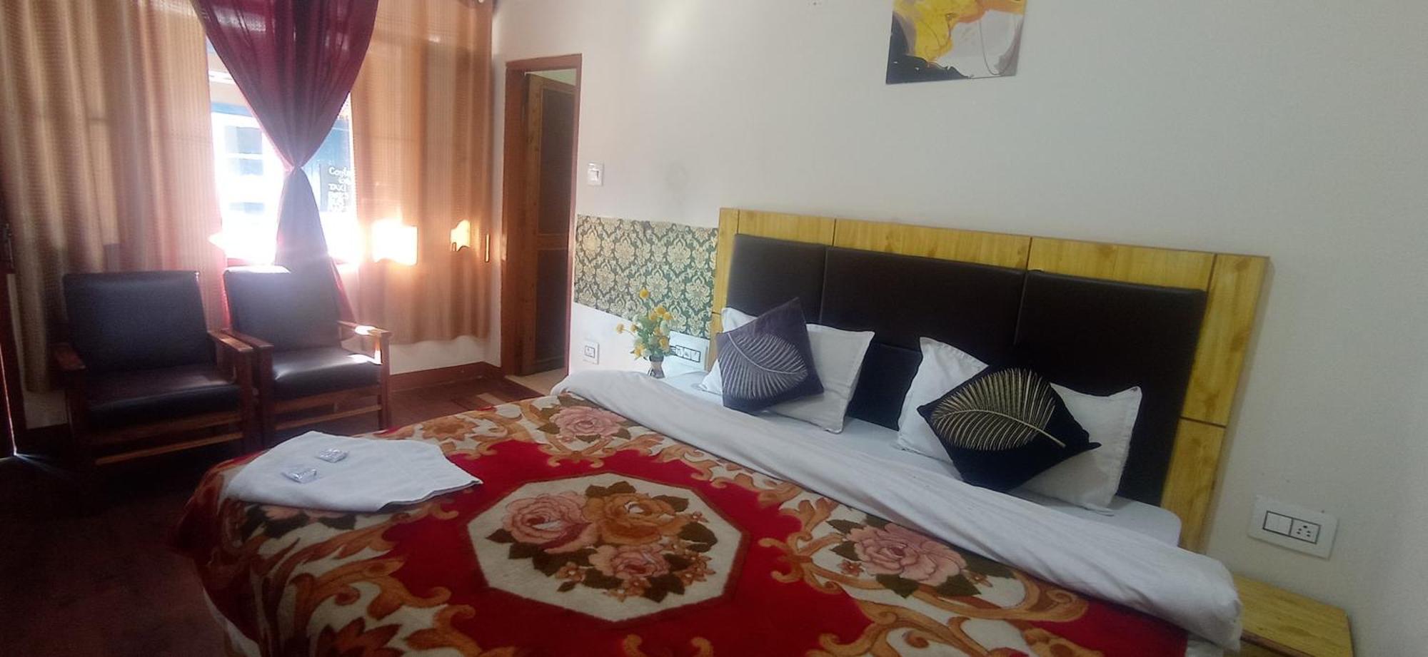 The Prasher Lodge Mall Road Manali Manāli Exterior foto